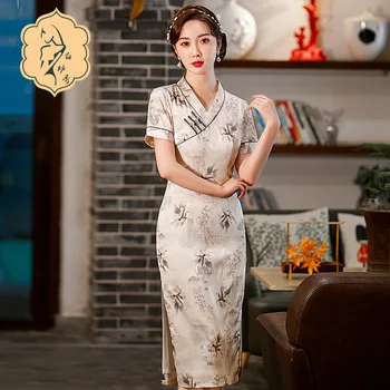 2022 ilkbahar ve yaz yeni Bej ince cheongsam Çin tarzı V Yaka moda cheongsam kısa kollu elbise