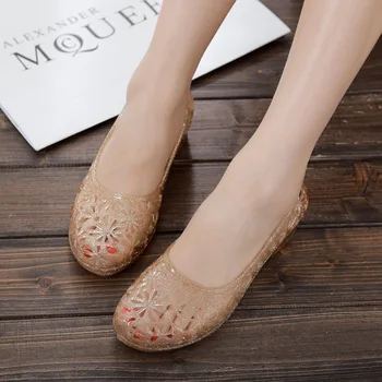 Moda Kadın Tatlı Moda Kuş Yuvası Delik Ayakkabı Plastik Kristal Sandalet Düz Alt Glitter Plaj Ayakkabı Temizle Topuklu Kadınlar için
