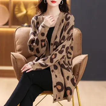 2023 Yeni Moda Femme Tembel Tarzı Etiket Süslemeleri Hırka Sıcak Tutmak Örgü Kazak Kore Düğme Düz Cep V179