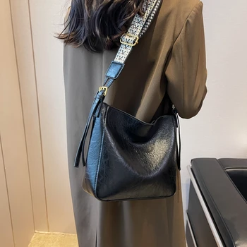 2023 Moda Tasarımcısı Küçük Basit PU Deri Kadınlar için Crossbody Çanta omuzdan askili çanta Lüks Düz Renk Çanta ve Çantalar