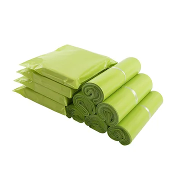 50 Adet Plastik Posta Ambalaj Çantası Yeşil Renk Kendinden Yapışkanlı Mühür Kurye Çantaları Zarf Su Geçirmez Giysi Çantası sevkiyat poşetleri